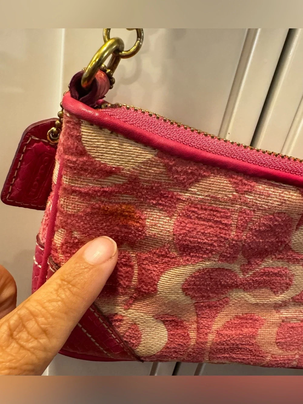 Coach RARE SMALL 8F51 Vintage Y2K Soho Magenta Pink Signature Chenille Baguette
